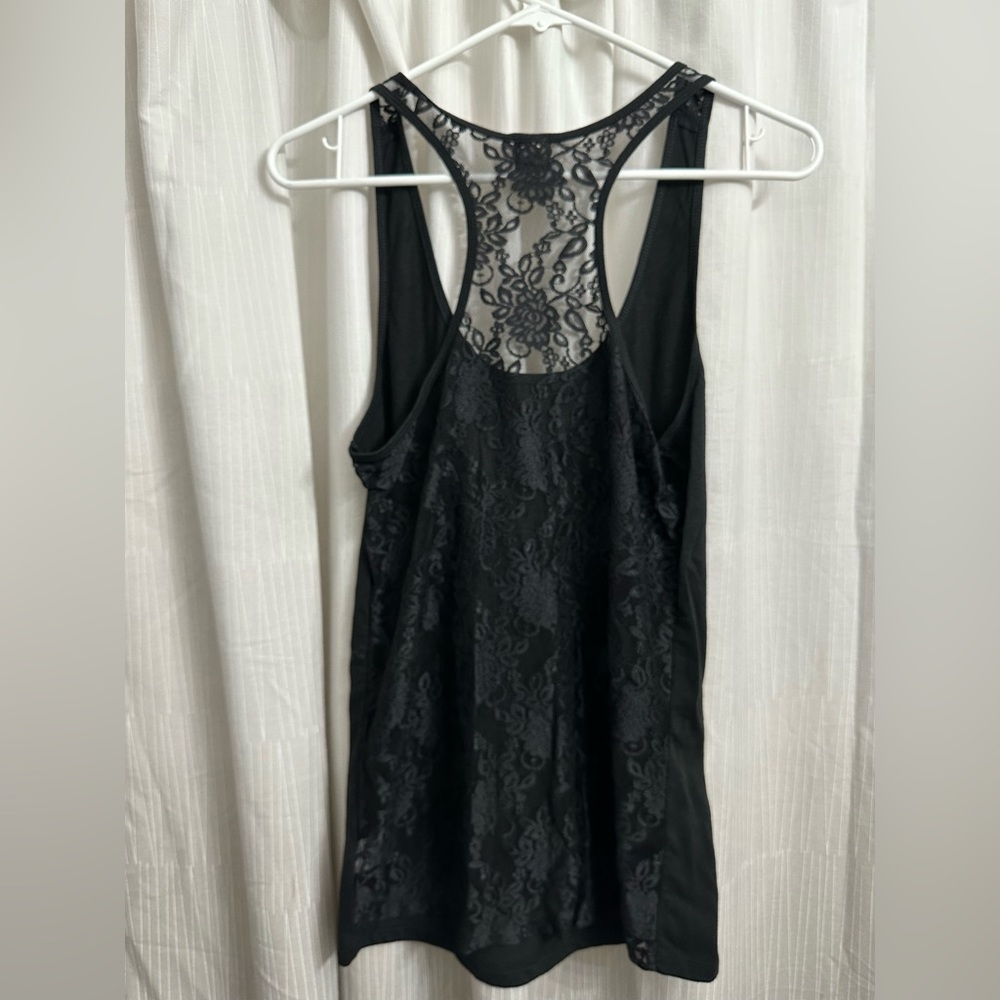Black Lacey Maui Built tank top
